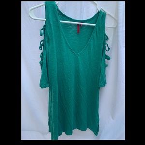 Love Scarlett  ladder shouldgreen blouse sizeM new